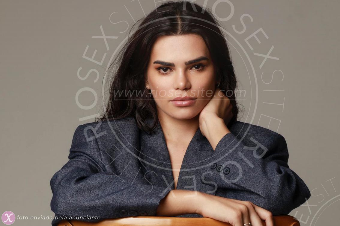 2 - photo of Laís Albuquerque